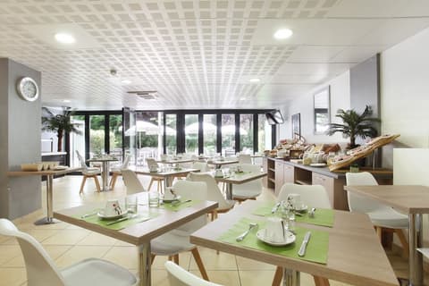 Appart'hôtel Odalys City - Monaco Les Hauts de la Principauté, Breakfast area