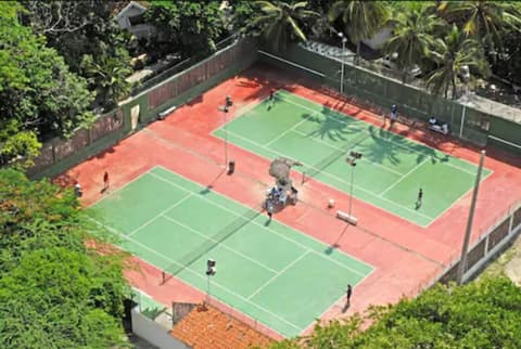 Hotel Irotama Lago, Tennis court