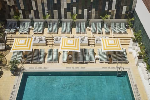CODA Williamsburg, Outdoor pool