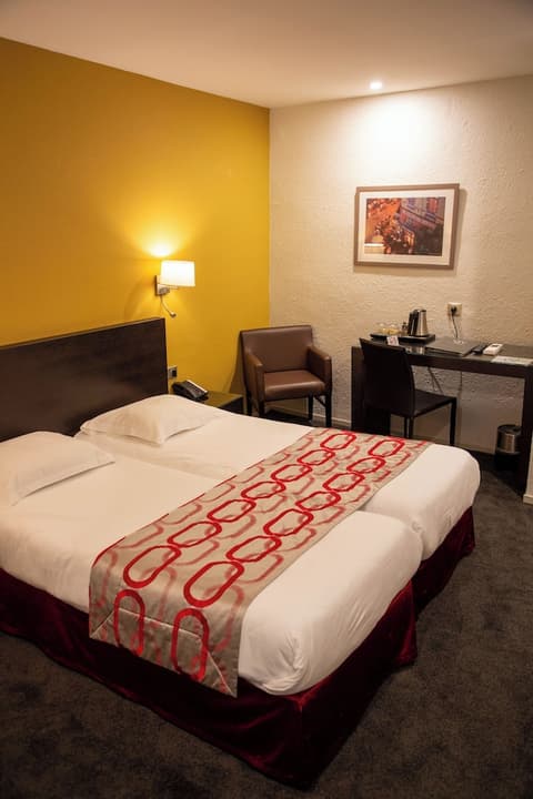 Grand Hotel d'Orléans, Room