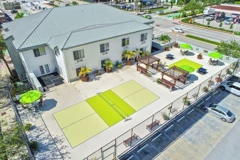 Naples Park Central Hotel, Terrace/patio