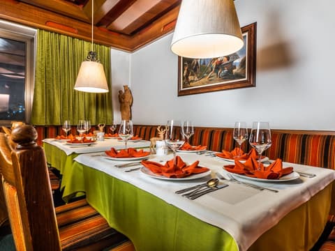 Hotel Pontives, Restaurant