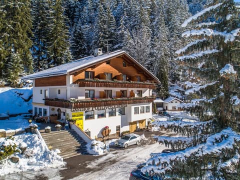 Hotel Pontives, Terrace/patio