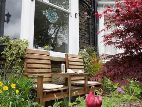 Ellerbrook House, Exterior