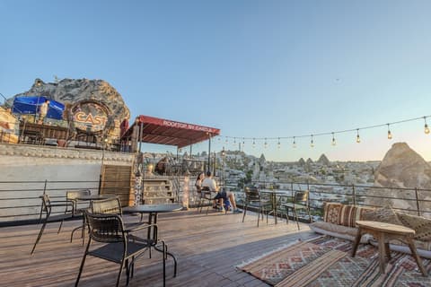 Castle Cave Hotel, Living area