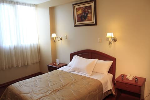 Hotel Manhattan Inn Airport