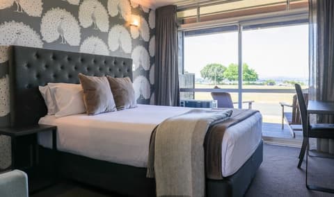 Suncourt Hotel & Conference Centre