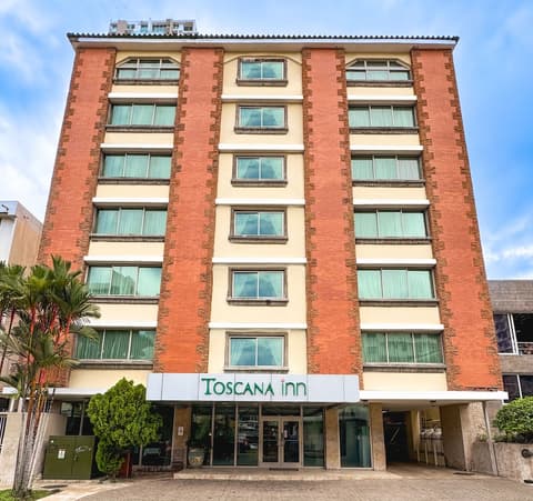 Toscana Inn, Front of property