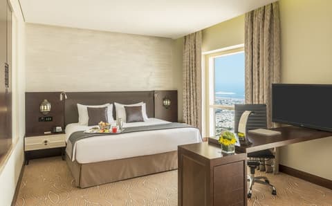 The Tower Plaza Hotel, Room