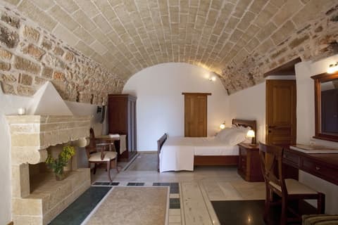 Likinia Hotel
