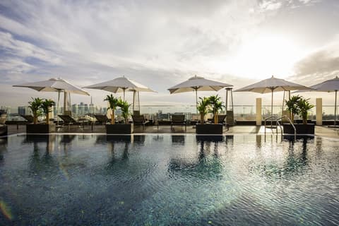 The Canvas Dubai - MGallery Hotel Collection, Outdoor pool