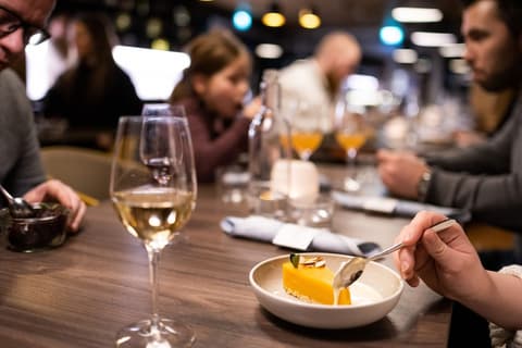 Svalbard Hotell - Polfareren, Food and drink