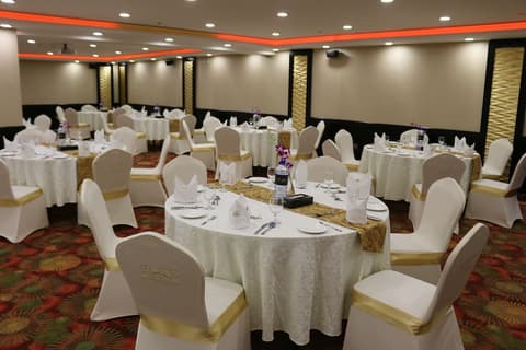 Elite Crystal Hotel, Restaurant