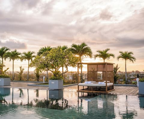 Cross Paasha Bali Seminyak, Rooftop pool