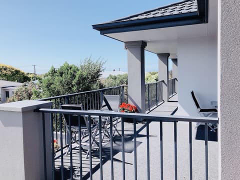 Oamaru Motor Lodge, Balcony