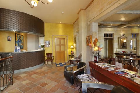 La Tour Intendance, Reception