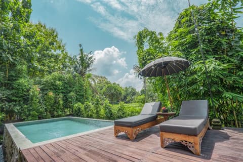 KajaNe Yangloni, Room