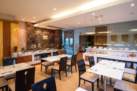 Centara Nova Hotel Pattaya, Restaurant