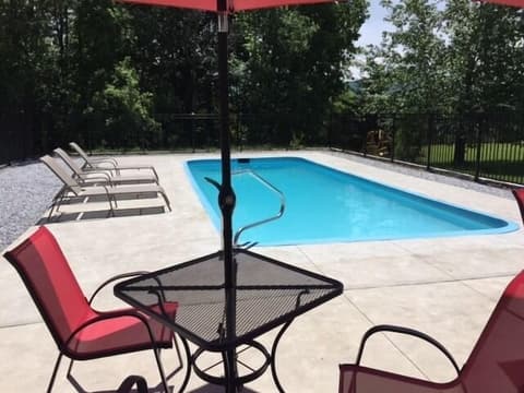 The Vermont Inn, Pool