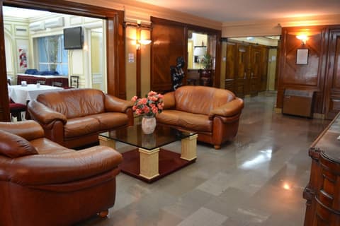 Hotel Lyon, Lobby sitting area