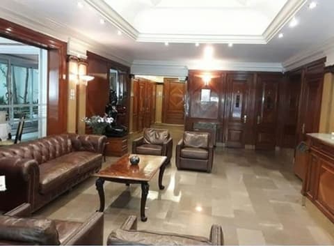 Hotel Lyon, Interior entrance