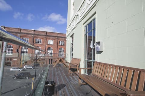 Hotel Waterloo & Backpackers, Terrace/patio