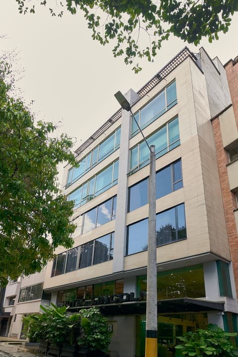 Hotel Lincoln, Front of property