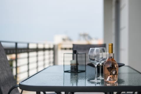 Thresh Apartments Airport by Airstay