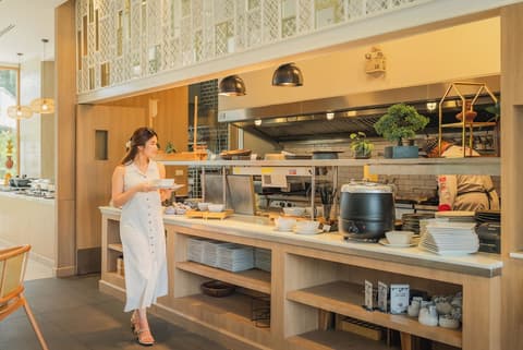 Andaman Beach Hotel Phuket - Handwritten Collection by Accor, Breakfast area