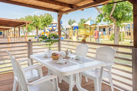 Club del Sole Riccione Easy Camping Village, Terrace/patio
