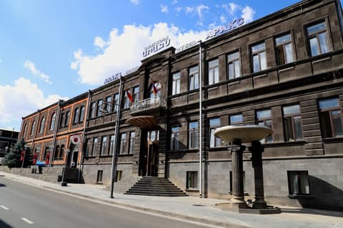 Araks Hotel Complex, Exterior