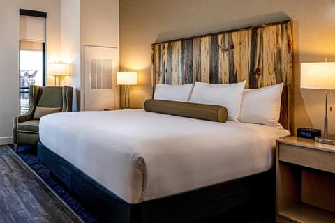 Hotel Maverick, Room