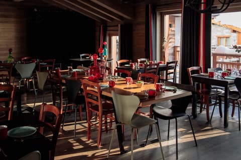 Victoria Lodge, Friendly Hotel