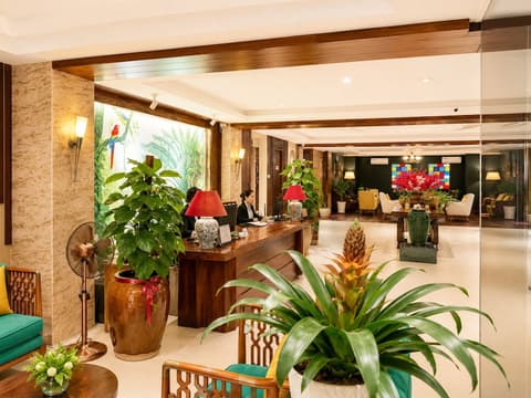 Happy Life Green Hotel