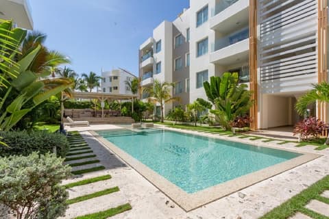 Luxurious Condo Steps From The Beach B2 Los Corales Playa Bavaro, Pool