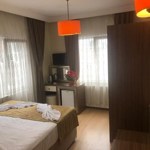 Honey Hotel