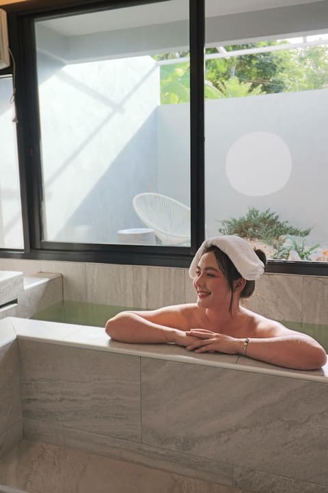 Tree Tara Hotel, Indoor spa tub