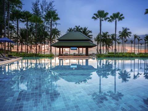 Grand Mercure Khao Lak Bangsak, Pool