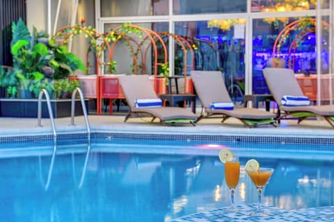 Howard Johnson Plaza By Wyndham Dubai Deira, Rooftop pool