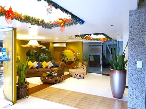 Festive Hotel Makati, Lobby