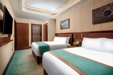 Blossom Hotel Houston, Curio Collection by Hilton