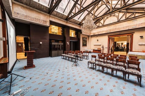 Europe Hotel, Meeting facility