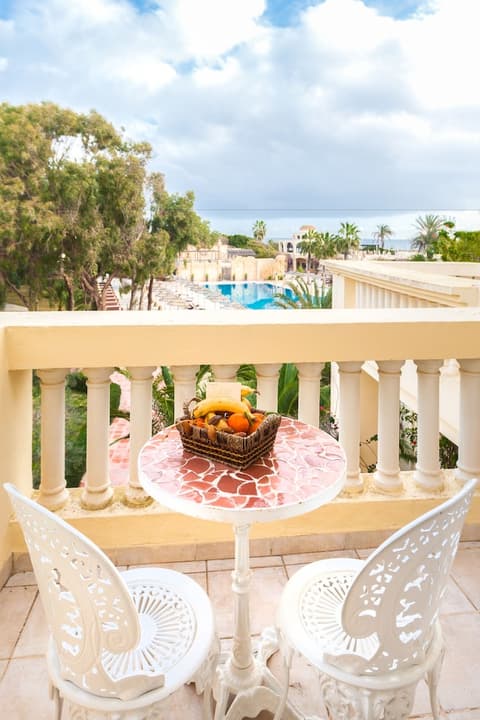 Africa Jade Thalasso, Balcony