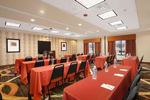 La Quinta Inn & Suites by Wyndham Tulsa Midtown, Meeting facility