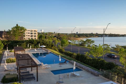 Real Colonia Hotel & Suites