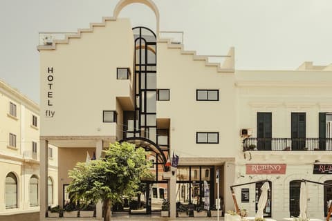 Hotel Fly, Front of property