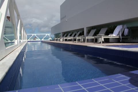 Salvador Business & Flat by Avectur, Pool