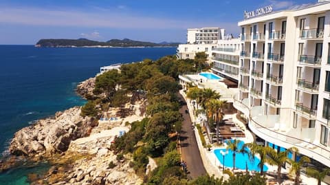 Royal Princess Hotel, Front of property