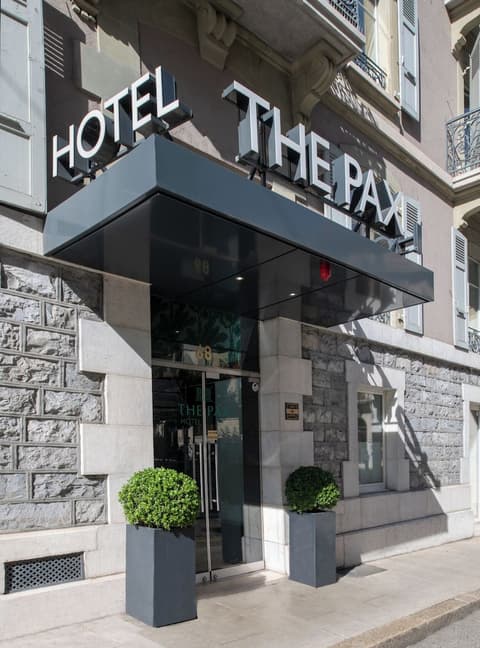 The Pax Hotel, Porch