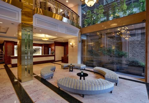 Aquari Hotel, Lobby sitting area